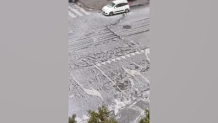 Grandine a Roma e nel Lazio, neve anche a bassa quota: pioggia e vento nella Capitale