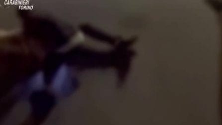 Rapina col taser a Mirafiori, quattro arresti a Torino. Il video dell'aggressione