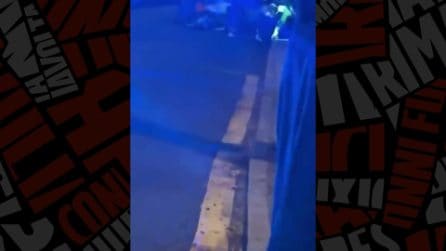 Auto sulla folla a Derby, 20 persone ferite: gli attimi dei primi soccorsi