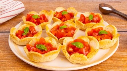 BREAD CUPS WITH TOMATOES: a delicious appetizer you can make in just a few minutes!