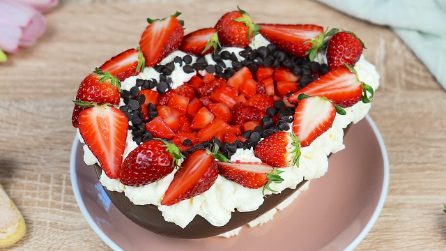 UOVO DI PASQUA FARCITO: con savoiardi, crema al mascarpone e fragole!