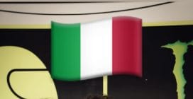 Antonelli e Bezzecchi al Ranch di Valentino Rossi per Pasqua: festa sulle note di "Viva l'Italia"