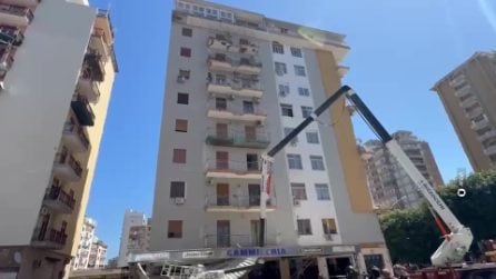 Incidente sul lavoro a Palermo, gru si ribalta: due operai muoiono precipitando nel vuoto
