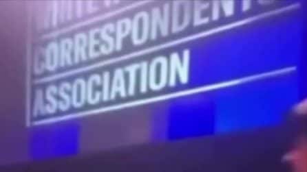 La fuga di JD Vance dopo i primi spari esplosi alla cena di gala dei giornalisti