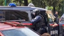 Rapina in banca al Vomero: criminali si barricano dentro, carabinieri sul posto