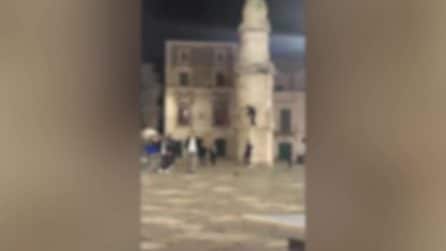 Bitonto, minorenni lanciano casco contro la chiesa e lo posizionano su uno dei puttini decorativi