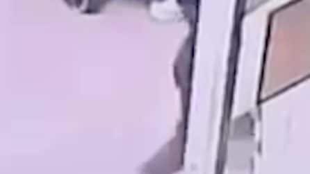 Il video dei rapinatori della banca Credit Agricole a Napoli in esclusiva a Fanpage.it