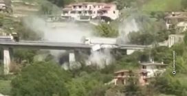 Abruzzo, tir sfonda il guardrail della superstrada dei Liri e precipita nel vuoto