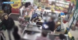 Rapina un supermercato armato di pistola e col volto coperto da una maschera: arrestato 50enne