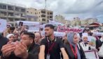 La manifestazione degli studenti a Gaza per venire a studiare in Italia