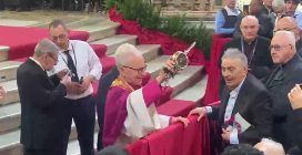 Si è sciolto il sangue di San Gennaro poco prima che Papa Leone XIV arrivasse al Duomo di Napoli