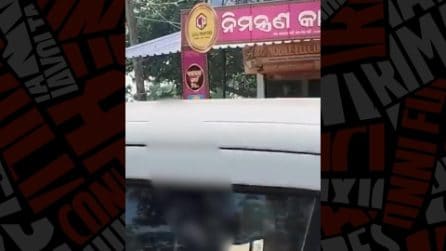 “Portate l’intestataria del conto”: uomo riesuma la sorella morta e la porta in banca per ritirare i soldi