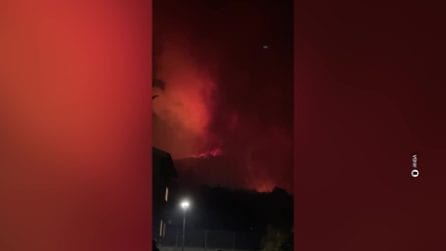 Maxi incendio sul Monte Faeta, evacuate 3.500 persone