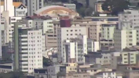 Aereo si schianta contro un palazzo in Brasile: tre morti e due feriti gravi