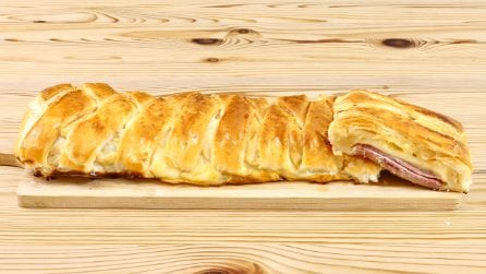 TRECCIA DI SFOGLIA SALATA: il rustico filante e gustoso!