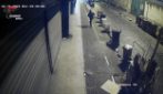 Spara con un fucile contro la caserma dei carabinieri a Napoli, incastrato e arrestato grazie alle telecamere