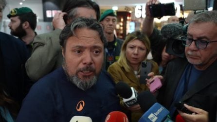 Il deputato M5s Carotenuto in aeroporto a Roma: "Picchiati e chiamati per numero"