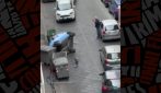 Incidente a via Crispi, auto si ribalta e si schianta sui cassonetti: 2 feriti, strada chiusa a Chiaia