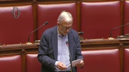 Giachetti si incatena in Aula: "Qui finché non si sblocca la Vigilanza Rai"