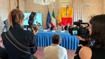 Presentati i nuovi camion rifiuti con intelligenza artificiale del Comune di Napoli