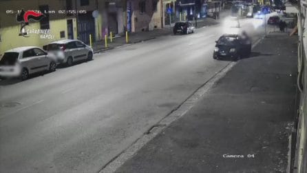 Le immagini della rapina notturna a Chiaiano: la fuga sulla Matiz e l'arresto in diretta