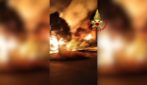 Il video dell'incendio che ha distrutto un centro di autodemolizione a Settimo Milanese nel Milanese