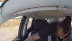 Furto in auto parcheggiata: la dashcam riprende tutto