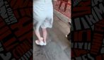 Napoli, il marciapiedi di via Mezzocannone rifatto con mattonelle diverse: ora è di due colori