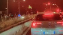 A Roma i cavalli per la parata del 2 giugno scappano e galoppano tra le auto sulla Colombo