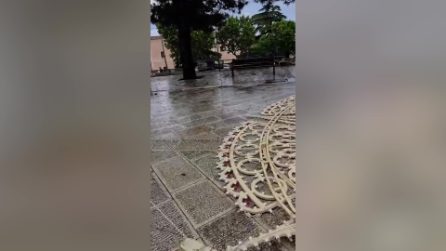 Maltempo, tromba d’aria nel Barese: crollano luminarie a Conversano