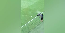 Attimi di paura in Ungheria-Kazakistan: spidercam precipita, match interrotto