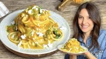 PASTA CON FIORI DI ZUCCA E FETA