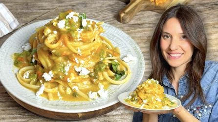 PASTA CON FIORI DI ZUCCA E FETA
