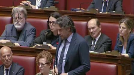 Silvestri (M5s) e l'insulto a Meloni: "Con Trump indossa le ginocchiere". Fdi insorge: "Sessista"