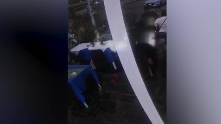 Incidente mortale a Napoli, 60enne investito e ucciso in via Caracciolo da 29enne in moto senza patente e assicurazione