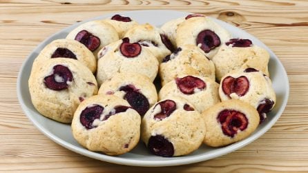 BISCOTTI MORBIDI ALLE CILIEGIE: sono dolcetti facili e veloci!