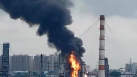 Droni ucraini colpiscono siti petroliferi a Mosca e Krasnodar