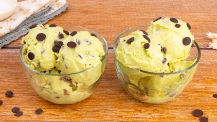 GELATO ALL’AVOCADO: cremoso e facilissimo da fare in casa senza gelatiera!