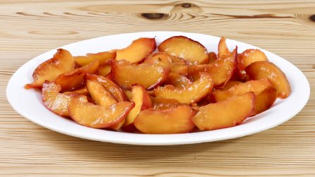 PESCHE CARAMELLATE: il dessert estivo veloce e delizioso!
