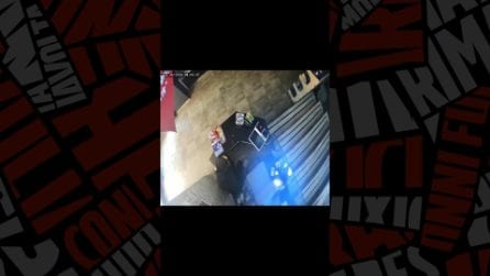 Furto alla salumeria di Fuorigrotta famosa su TikTok, ladro spacca la vetrina e ruba la cassa
