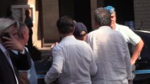 L'ex sindaco di Roma Gianni Alemanno esce dal carcere: ad accoglierlo una folla di attivisti