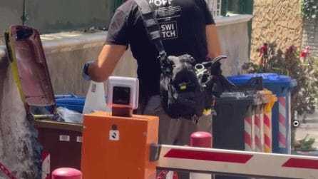 Donna morta a Sanremo, carabinieri perquisiscono bidoni dei rifiuti