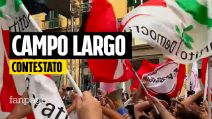 Napoli, il campo largo contestato in piazza, i leader: "Meloni ha fallito ora tocca a noi"
