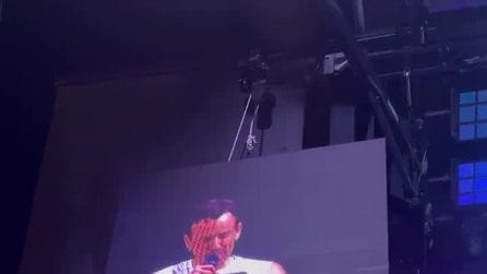 Aiello attacca Vannacci al Milano Pride: "Un mostro in tv dice che quelli come me possono guidare"