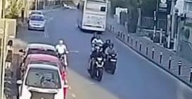 Pompei, denunciati i giovani in scooter che hanno spinto l’anziano in bici