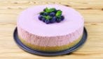 BLUEBERRY CHEESECAKE: creamy to serve and make a good impression!