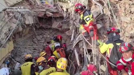 La Guaira, estratto vivo un bimbo di 12 anni 5 giorni dopo il sisma