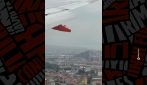 Napoli, atterraggio annullato per il vento: il video del consigliere lombardo