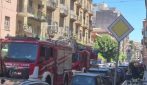 Ucciso a coltellate dopo una lite a Palermo: un'altra persona barricata in casa, palazzo evacuato