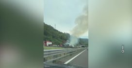 Camion in fiamme sull'A1, chiuso tratto nel Fiorentino: almeno 14 chilometri di coda